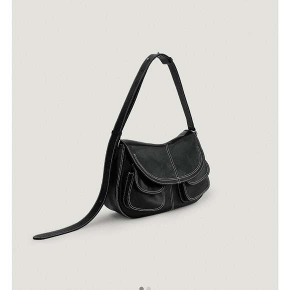 Tu et Toi (Korean brand) black leather messenger bag - Picture 2 of 6